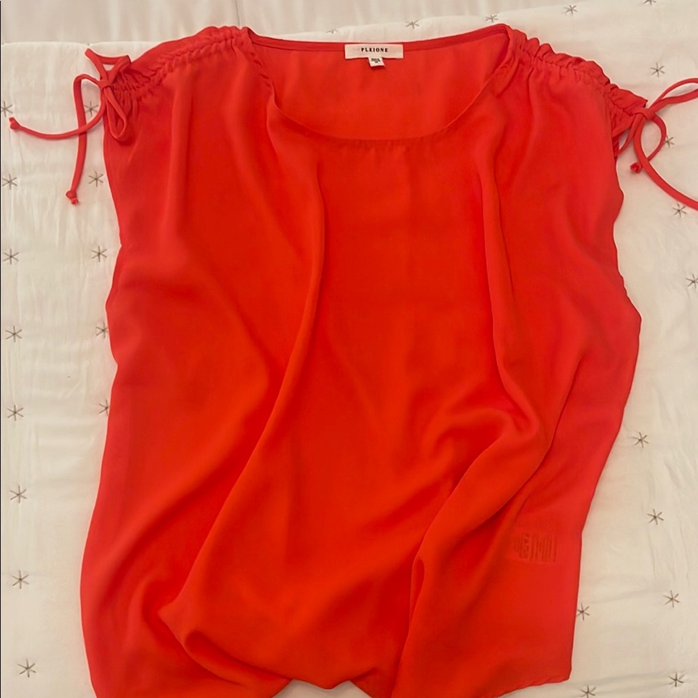Pleione Red Ruched Tie Front Sleeveless Blouse